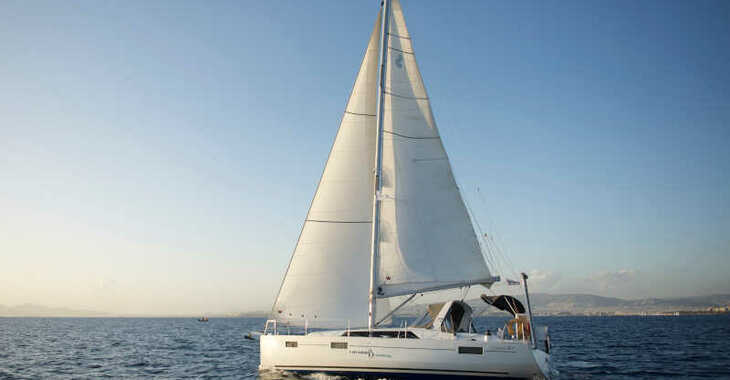 Chartern Sie segelboot in Marina Tourlos - Oceanis 41.1