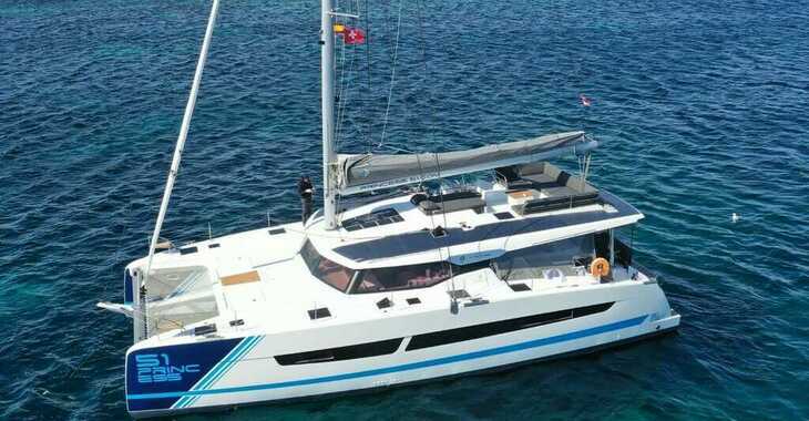 Rent a catamaran in Marina Baotić - Aura 51