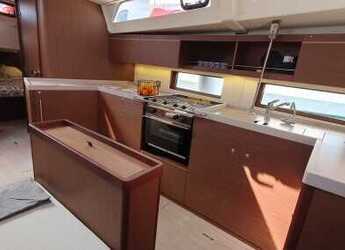 Chartern Sie segelboot in ACI Marina Split - Oceanis 46.1 - 5 cab