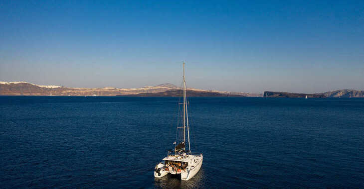 Rent a catamaran in Paros Marina - Lagoon 450  Flybridge