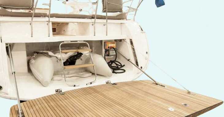 Rent a sailboat in Rhodes Marina - Bavaria Cruiser 56