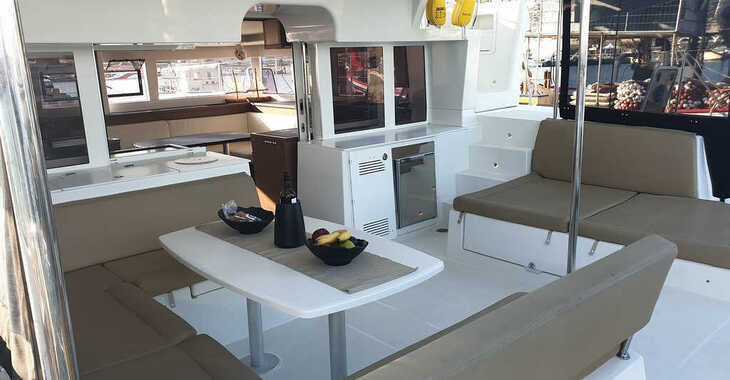 Chartern Sie katamaran in Vlychada Marina - Lagoon 450  Flybridge