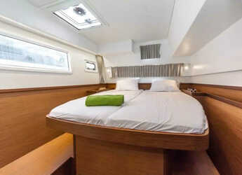 Rent a catamaran in Lavrion Marina - Lagoon 42