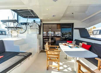 Rent a catamaran in Lavrion Marina - Lagoon 42