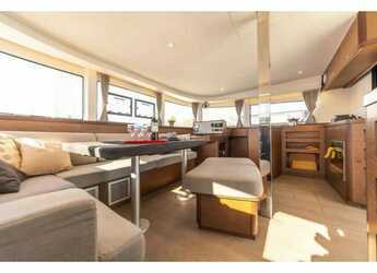 Rent a catamaran in Lavrion Marina - Lagoon 42