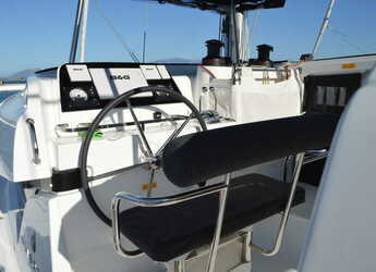 Rent a catamaran in Lavrion Marina - Lagoon 42