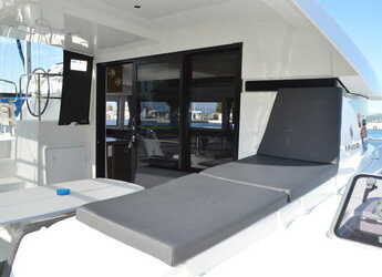 Rent a catamaran in Lavrion Marina - Lagoon 42