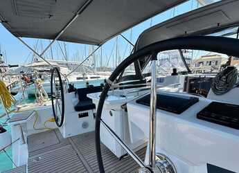 Rent a sailboat in Lefkas Marina - Oceanis 40.1