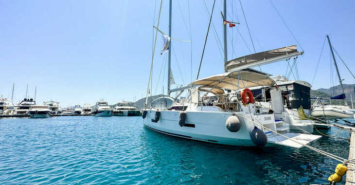 Rent a sailboat in D-Marin Gocek - Dufour 430