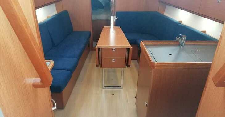 Chartern Sie segelboot in Veruda - Bavaria Cruiser 34 - 2 cab.