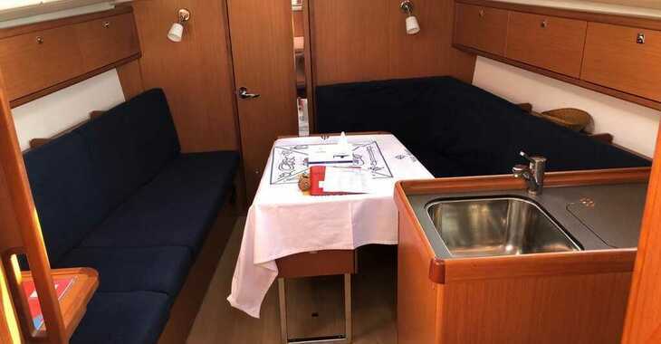 Chartern Sie segelboot in Veruda - Bavaria Cruiser 34 - 2 cab.