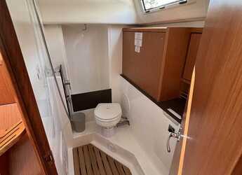 Rent a sailboat in Veruda - Bavaria Cruiser 34 - 2 cab.