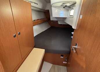 Rent a sailboat in Veruda - Bavaria Cruiser 34 - 2 cab.