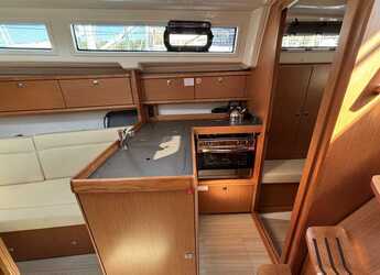 Rent a sailboat in Veruda - Bavaria Cruiser 34 - 2 cab.