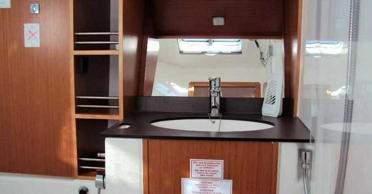 Rent a sailboat in Veruda Marina - Bavaria Cruiser 41 - 3 cab.