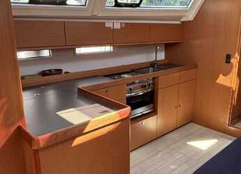 Rent a sailboat in Veruda - Bavaria Cruiser 46 - 4 cab.