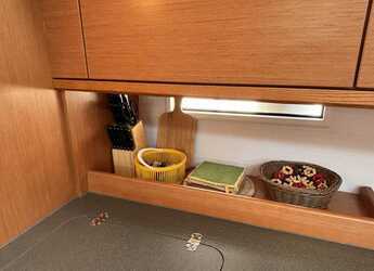 Rent a sailboat in Veruda - Bavaria Cruiser 46 - 4 cab.