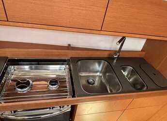 Rent a sailboat in Veruda - Bavaria Cruiser 46 - 4 cab.