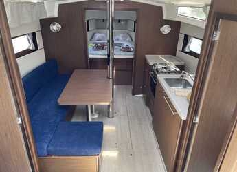 Rent a sailboat in Veruda - Oceanis 38.1