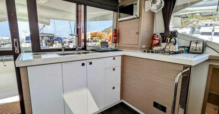 Rent a catamaran in Frenchtown Marina - Fountaine Pajot Lucia 40
