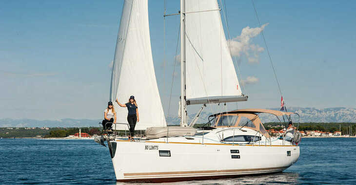 Chartern Sie segelboot in Yacht kikötő - Tribunj - Elan Impression 45