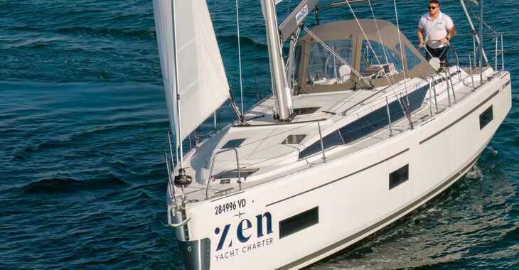 Rent a sailboat in Yacht kikötő - Tribunj - Bavaria C38