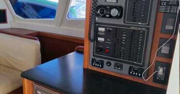 Chartern Sie katamaran in Yacht kikötő - Tribunj - Leopard 44 - 4 + 2 cab.