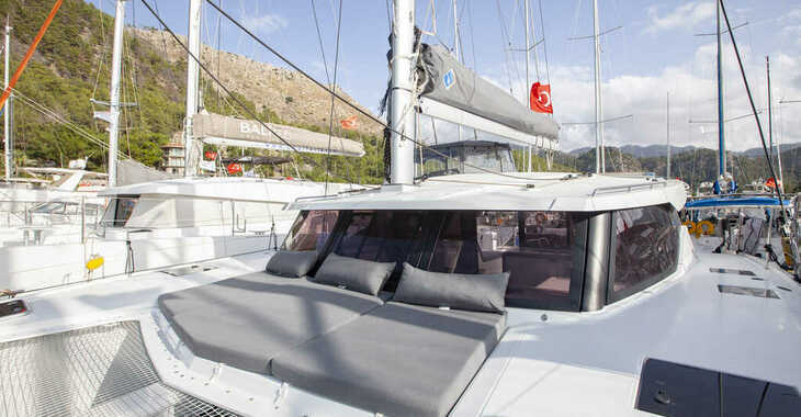 Rent a catamaran in Orhaniye marina - Isla 40