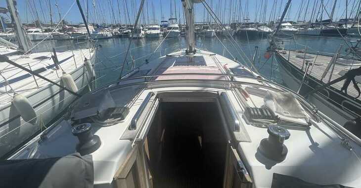 Rent a sailboat in Real Club Náutico de Valencia - Bavaria 37 Cruiser