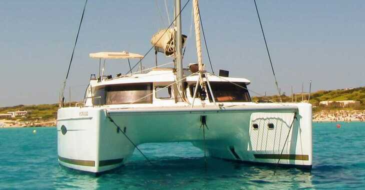 Rent a catamaran in Platja des Jondal - Fountain Pajot Helia 44