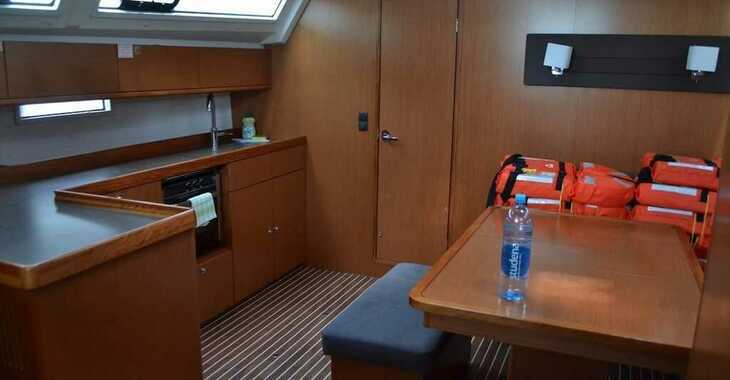 Rent a sailboat in Marina Baotić - Bavaria Cruiser 46 - 4 cab.