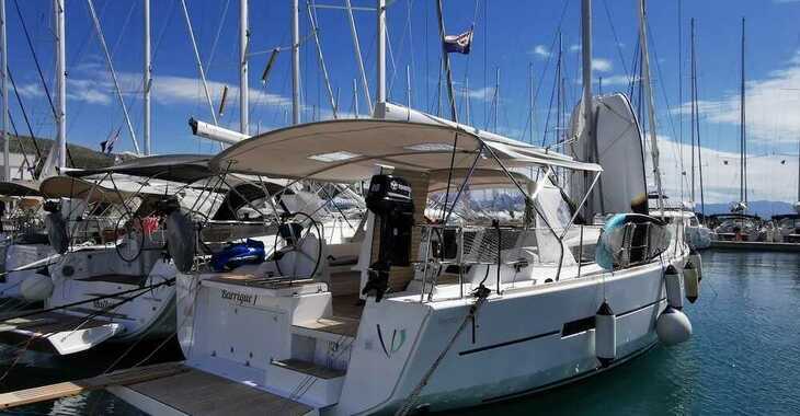 Rent a sailboat in Marina Baotić - Dufour 460 GL - 5 cab.