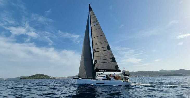 Rent a sailboat in Marina Tankerkomerc - Elan E6