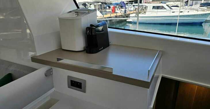Rent a catamaran in Zadar Marina - Bali 4.2 - 4 + 1 cab.