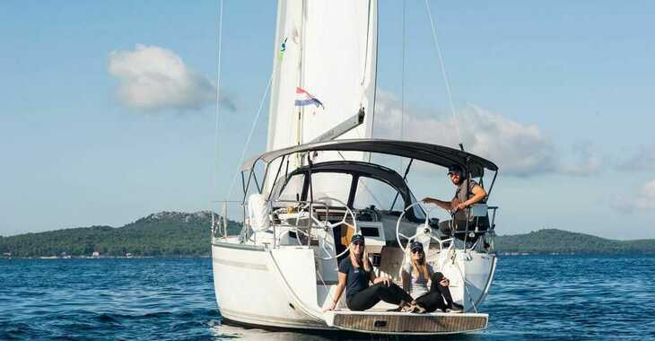 Rent a sailboat in Zadar Marina - Bavaria Cruiser 34
