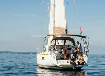 Rent a sailboat in Marina Tankerkomerc - Elan Impression 40