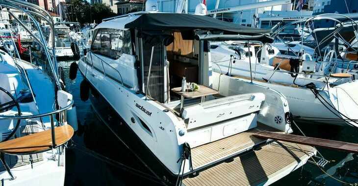 Chartern Sie motorboot in Zadar Marina - Quicksilver 855 Weekend