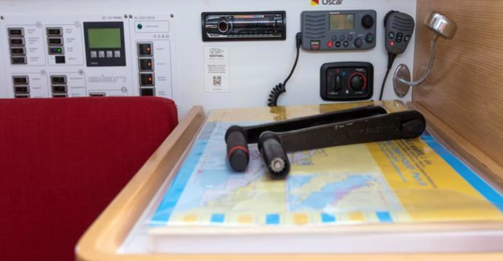Chartern Sie segelboot in Marina Kornati - Elan 350 Performance - 3 cab.
