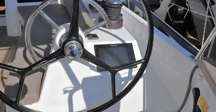 Rent a sailboat in Lavrion Marina - Sun Odyssey 410 - 3 cab.