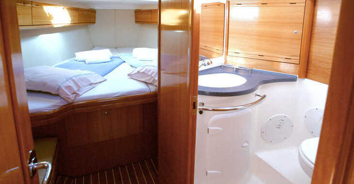 Louer voilier à Lavrion Marina - Bavaria 38 Cruiser