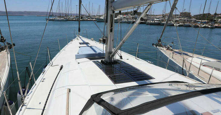 Rent a sailboat in Lavrion Marina - Jeanneau 65