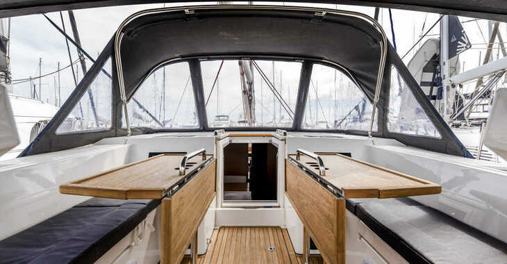 Rent a sailboat in Lefkas Marina - Bavaria C45 Style