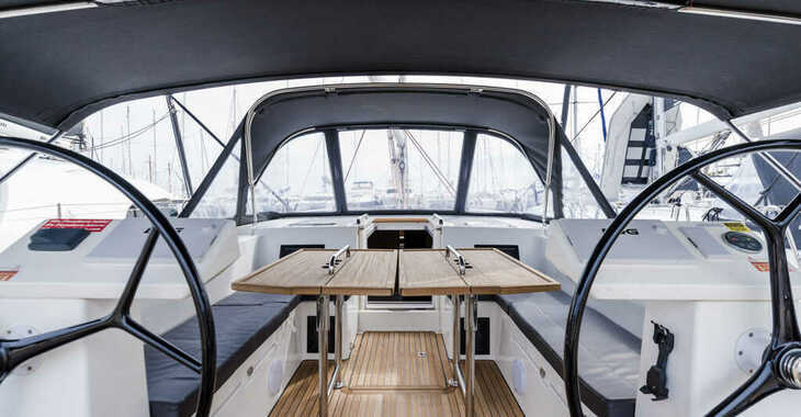 Chartern Sie segelboot in Lefkas Hafen - Bavaria C45 Style