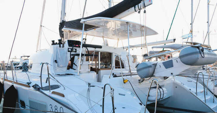 Rent a catamaran in Marina Paleros - Lagoon 380
