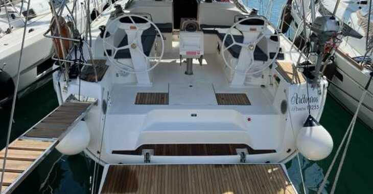 Rent a sailboat in Marina Tourlos - Bavaria 46 Cruiser