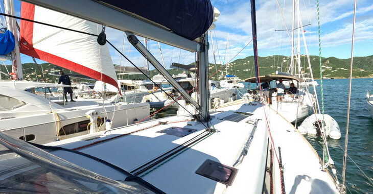 Rent a sailboat in Fort Burt Marina - Beneteau Oceanis 48