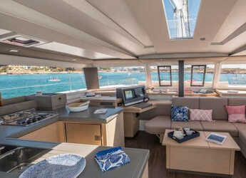 Rent a catamaran in Lefkas Marina - Astréa 42