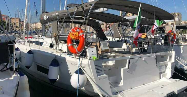 Chartern Sie segelboot in Marina di Palermo La Cala - Dufour 470 Grand Large 