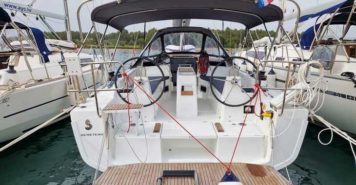 Rent a sailboat in Marina Medulin - Oceanis 34.1