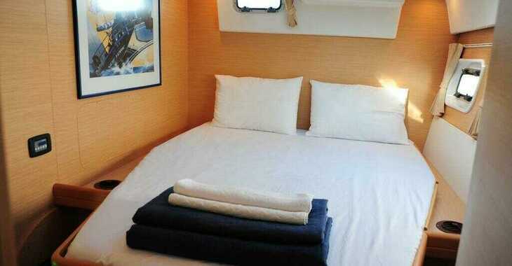 Rent a catamaran in Volos - Lagoon 420